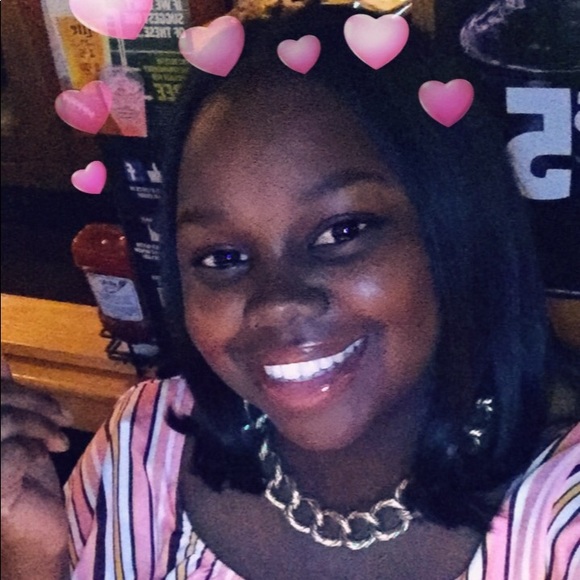 Meet your Posher, Briana - Picture 1 of 1